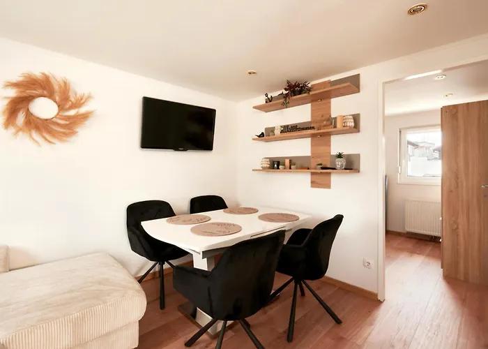 Elegant 3bd In Prime Location Of Vienna