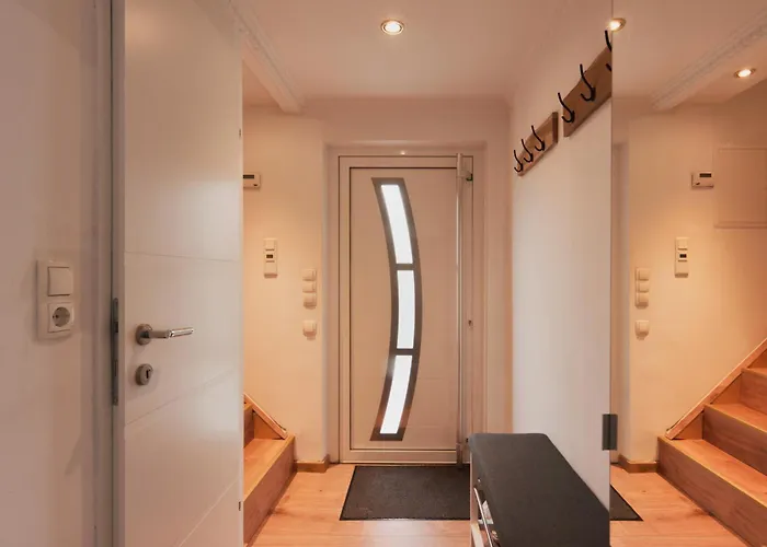 Elegant 3bd In Prime Location Of * Vienna
